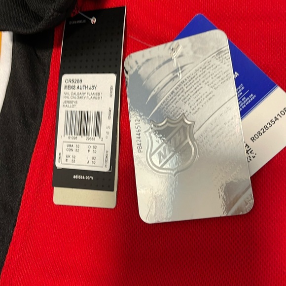 Calgary Flames Jersey Adidas Monahan size 50 with fight strap (NWT) - Picture 3 of 11